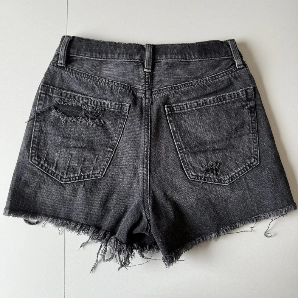 American Eagle‎ Outfitters Women's Distressed Black Shorts Size 2